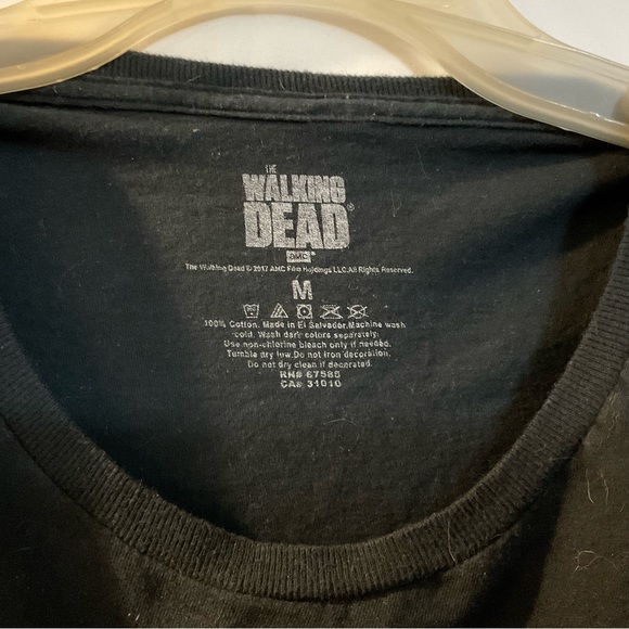 AMC walking dead multi growling tiger shirt men’s medium - Picture 3 of 3